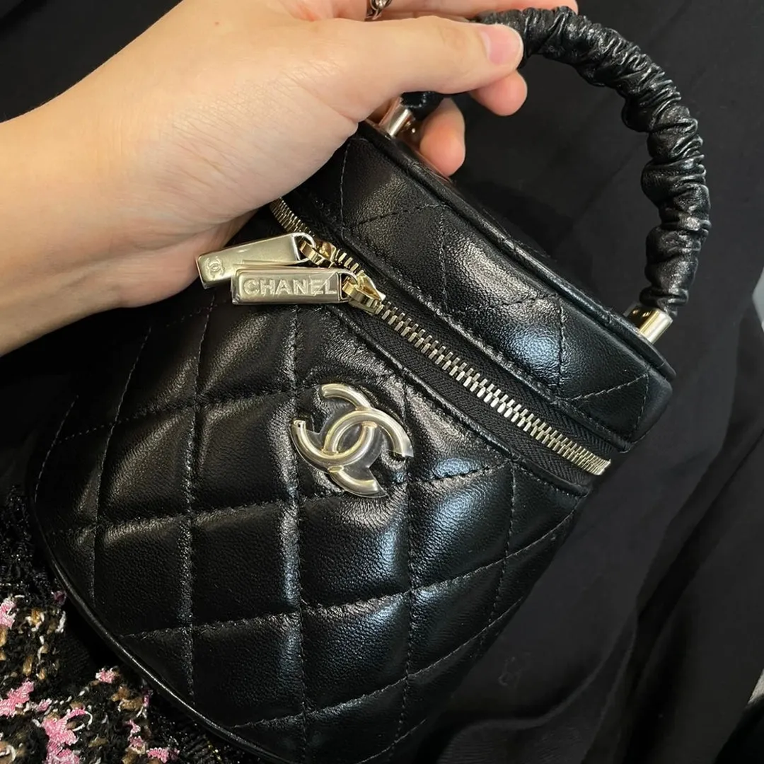 CHLSmall Vanity Case 16cm Black For Women AS3210