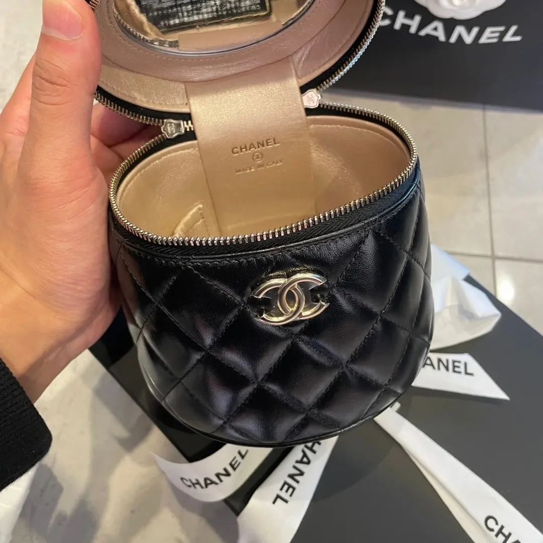 CHLSmall Vanity Case 16cm Black For Women AS3210