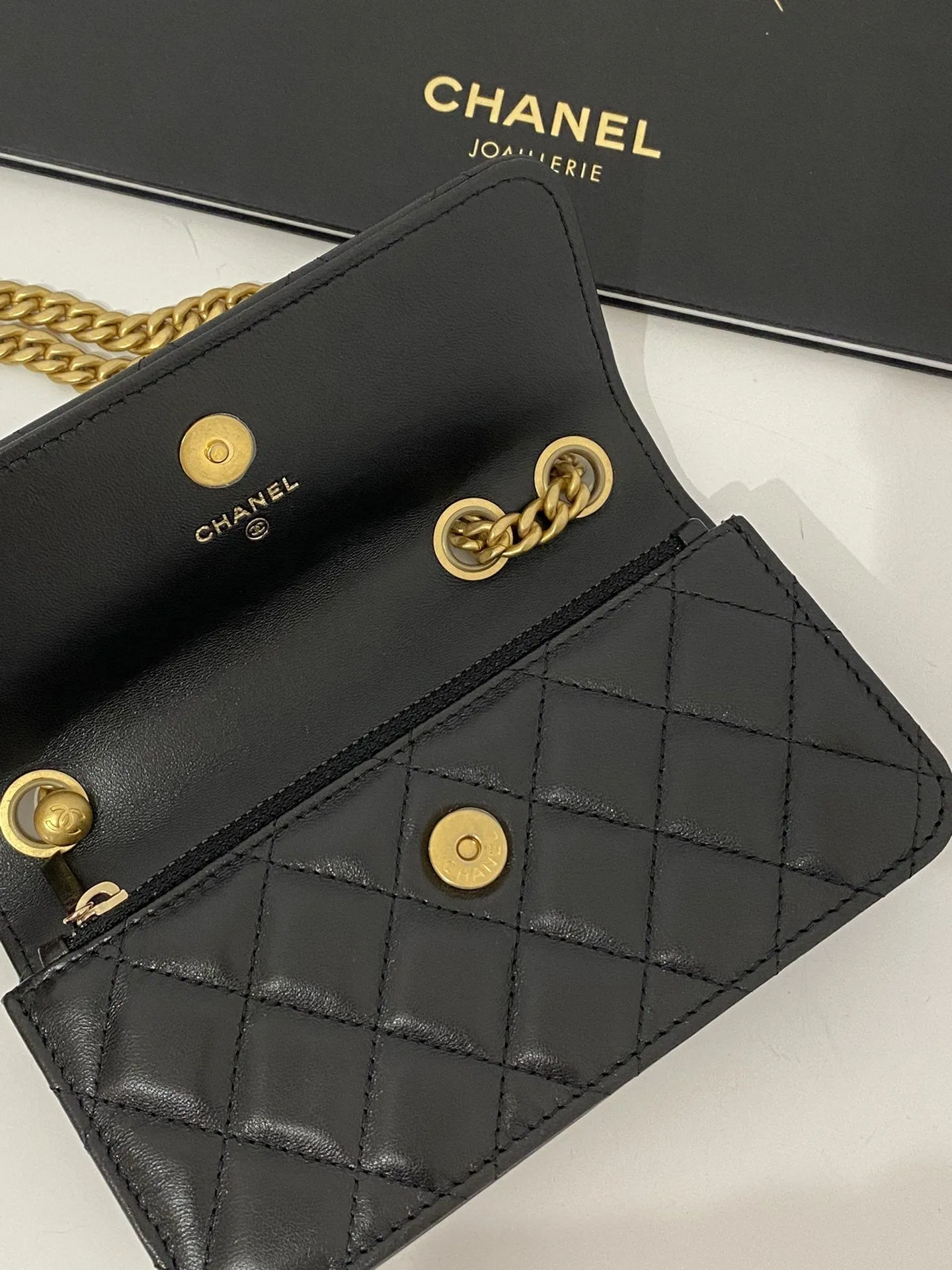 CHLWallet With Strap Black For Women, Women&#8217;s Bags 6.7in/17cm