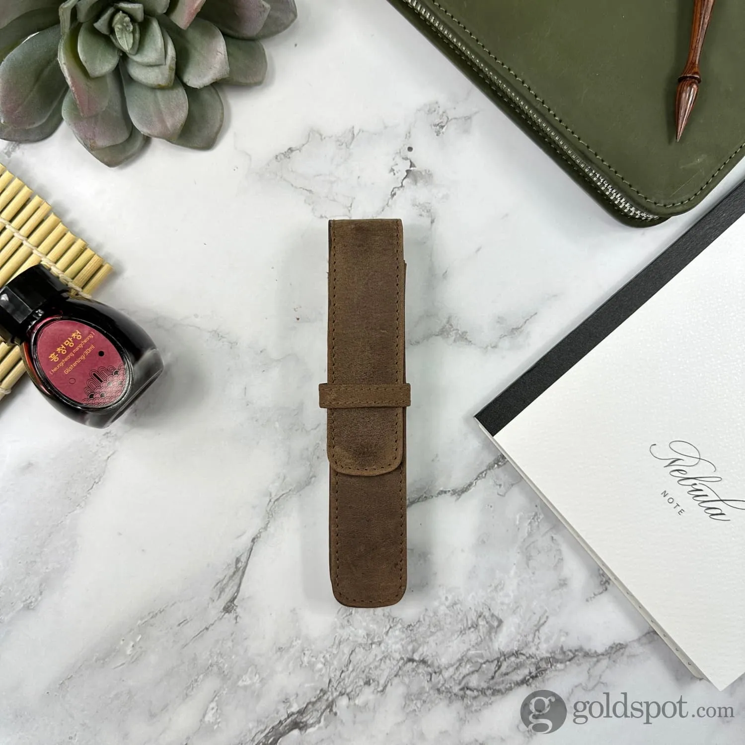 Girologio Single Pen Case in Bomber Brown