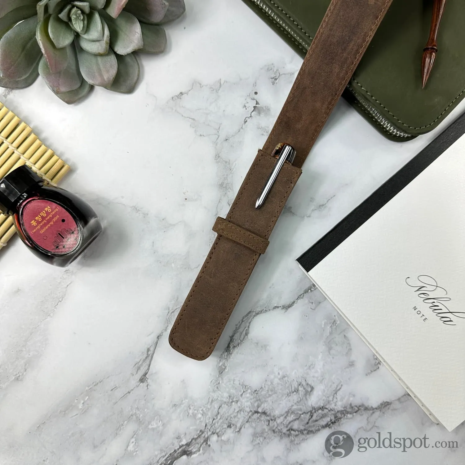 Girologio Single Pen Case in Bomber Brown