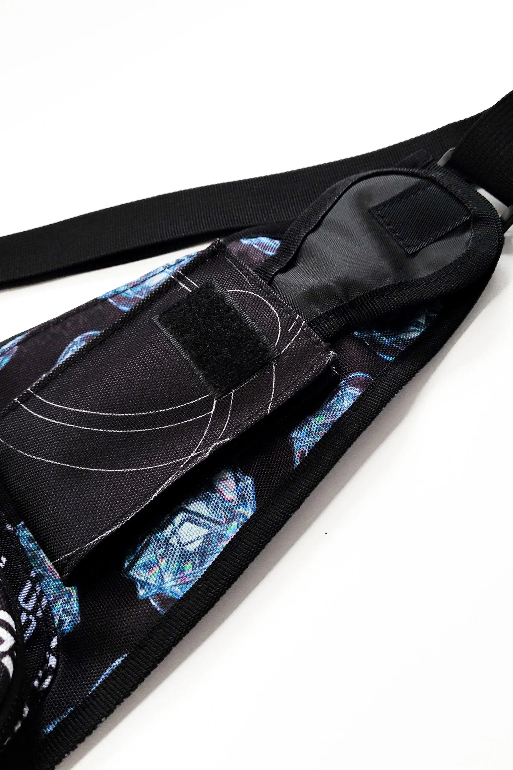 TESSERACT SHOULDER BAG   TESSERACT BUCKET HAT BUNDLE