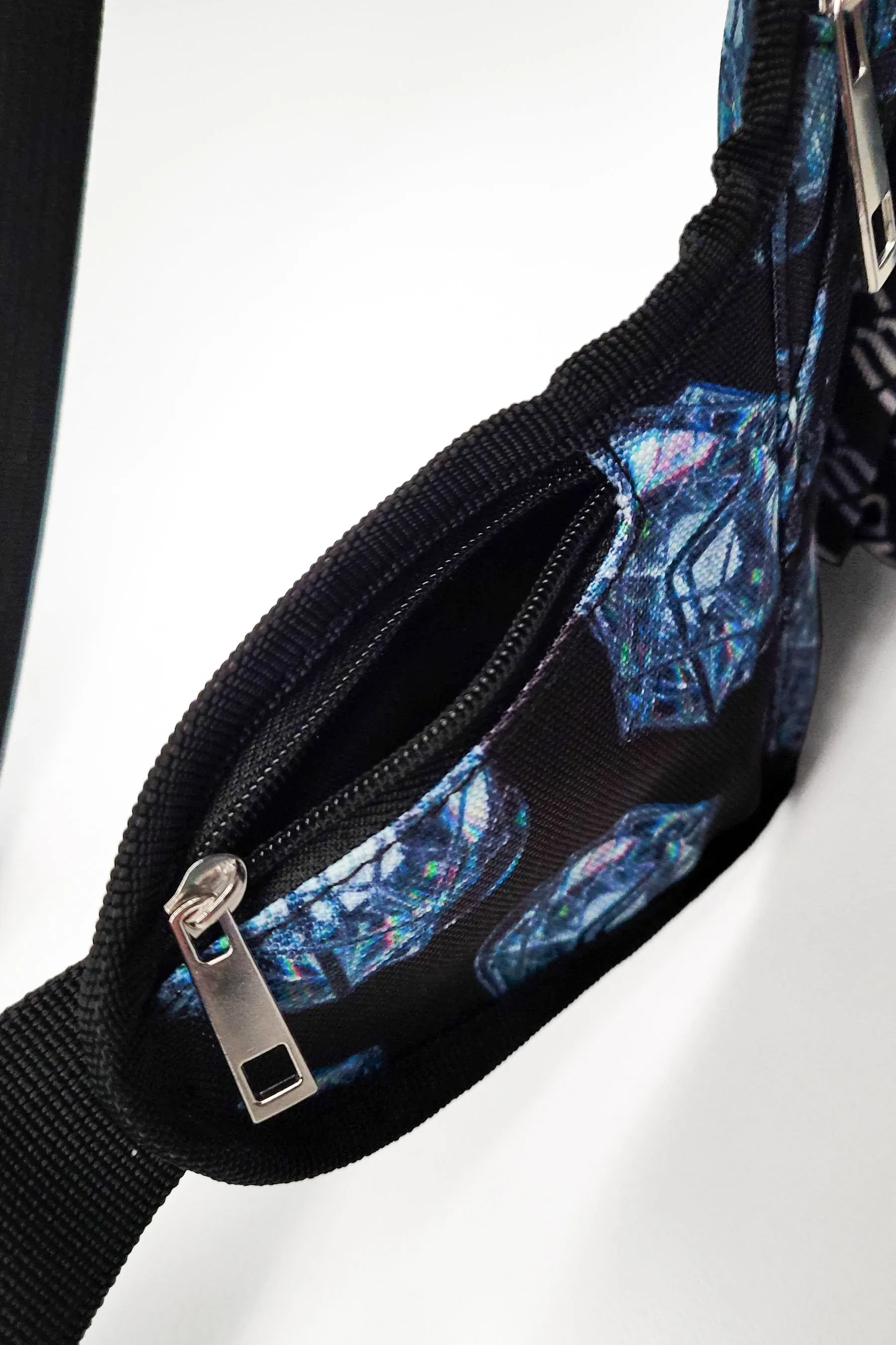 TESSERACT SHOULDER BAG   TESSERACT BUCKET HAT BUNDLE