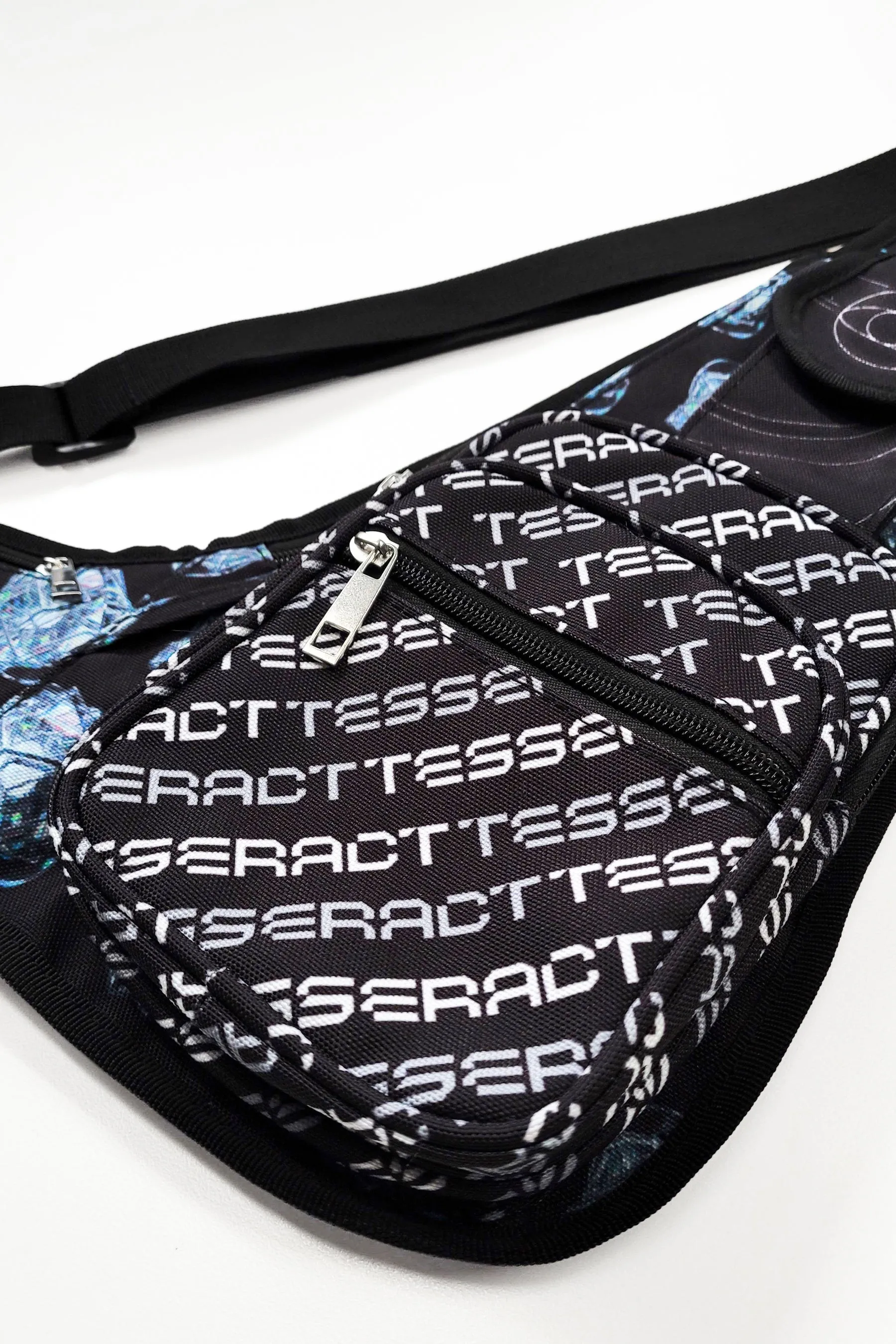 TESSERACT SHOULDER BAG   TESSERACT BUCKET HAT BUNDLE