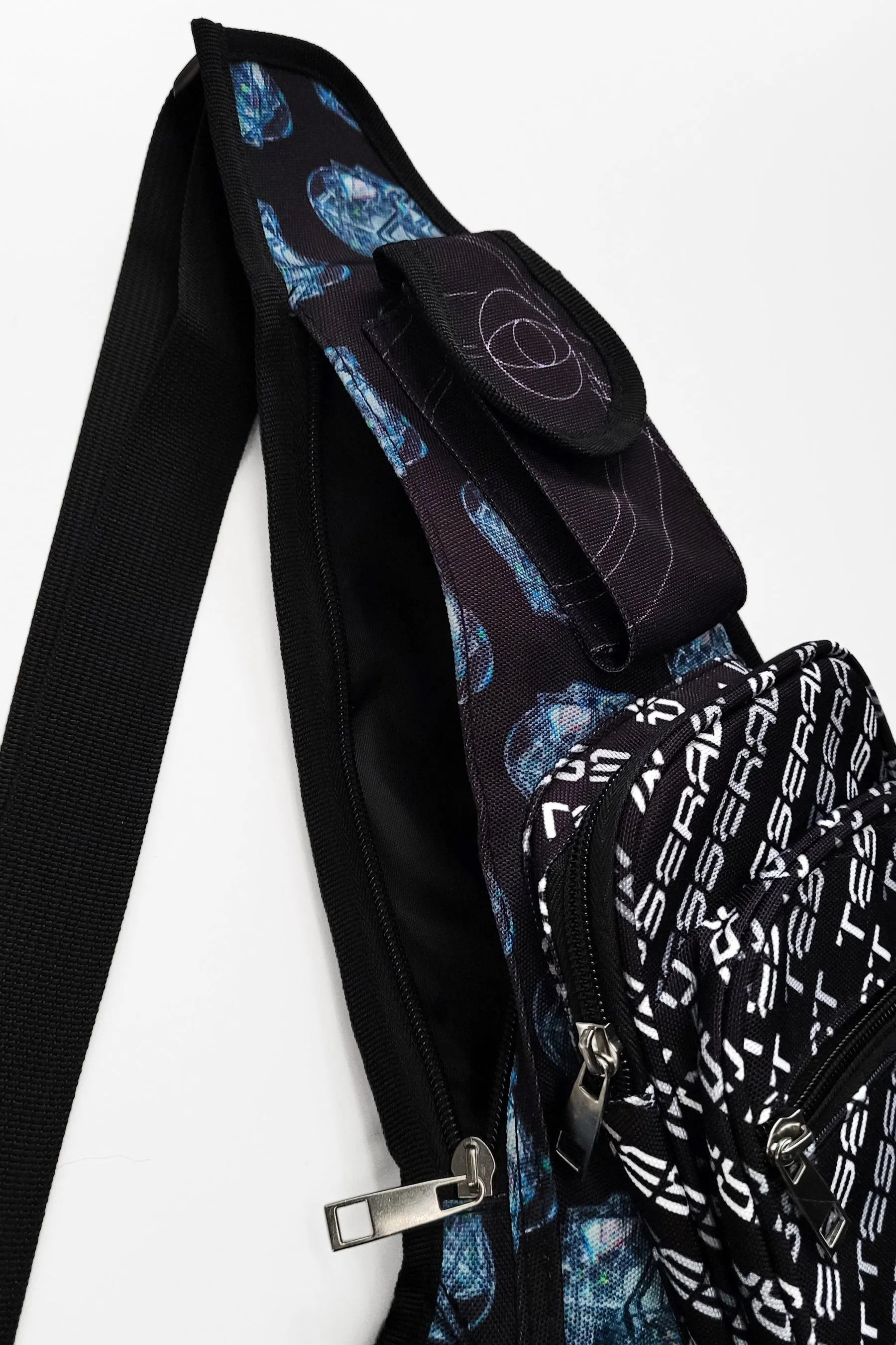 TESSERACT SHOULDER BAG   TESSERACT BUCKET HAT BUNDLE